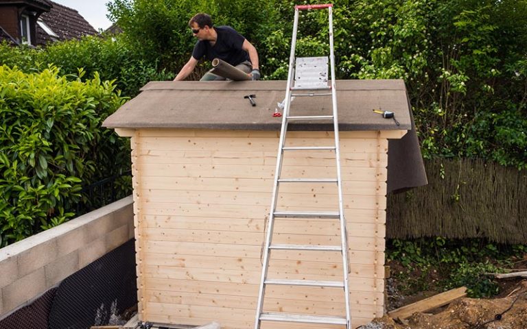 Choisir le revêtement de toiture pour l'abri de jardin