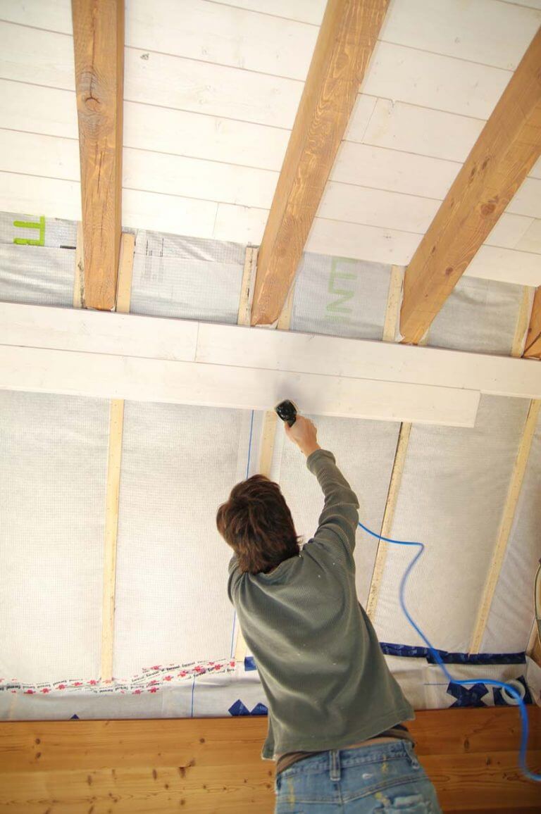 poser-du-lambris-au-plafond