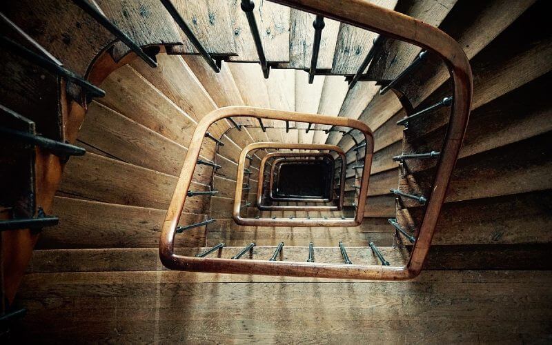 Quelles sont les étapes d'une rénovation d'escalier en bois ?